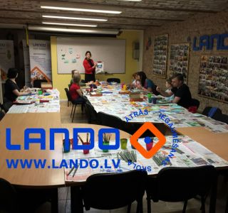 Zīmēšana vasarā Lando